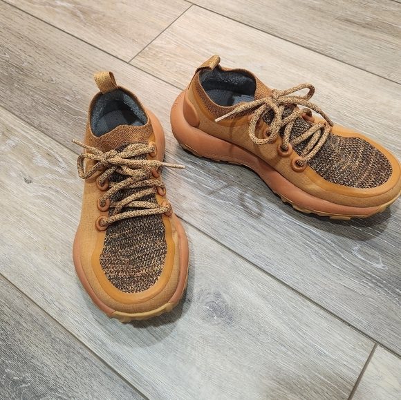 allbirds Shoes - Allbirds Orange Trail Runner Hiking Athletic Womans Shoes Size 5.5